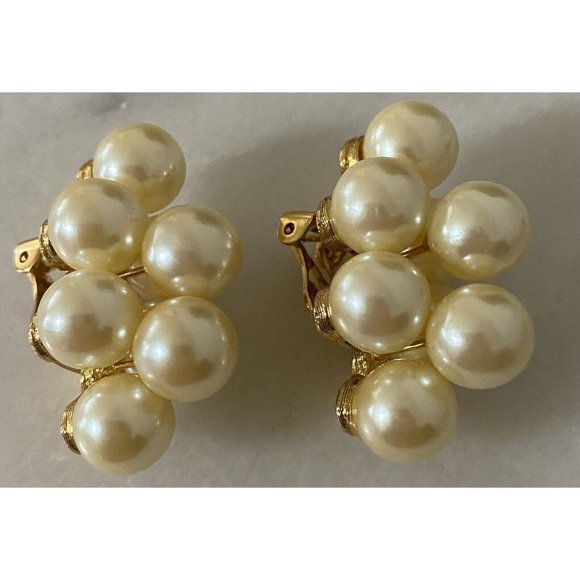 Vintage Estate Earrings Clip On Cluster Faux Pearls Gold Tone Clip On - Picture 1 of 12